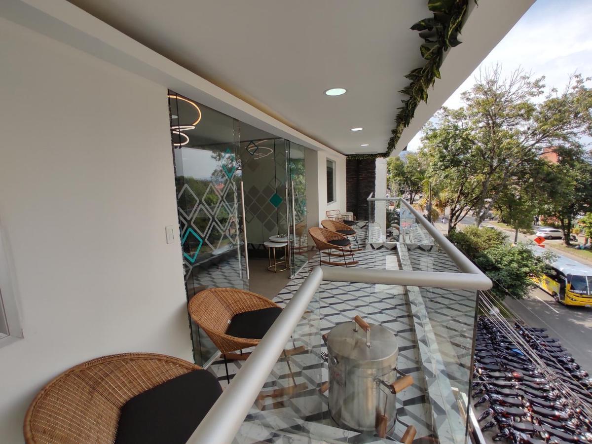 Hotel Nido de Loros Medellín Esterno foto