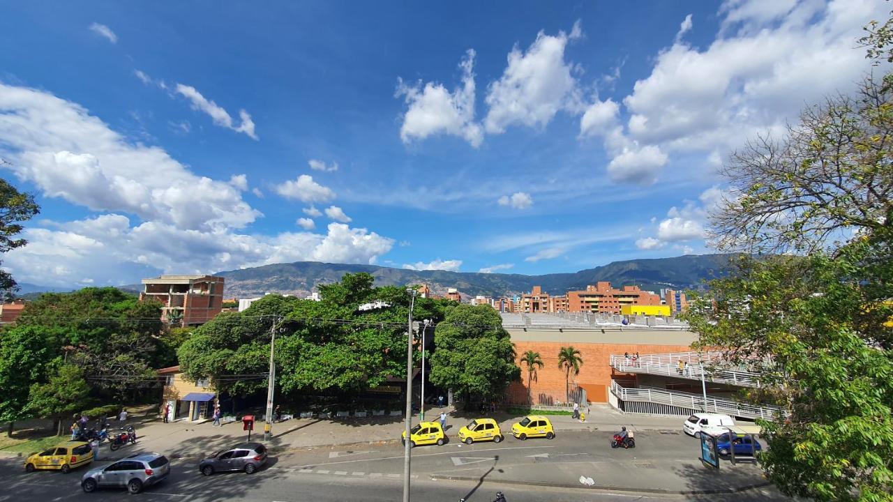 Hotel Nido de Loros Medellín Esterno foto