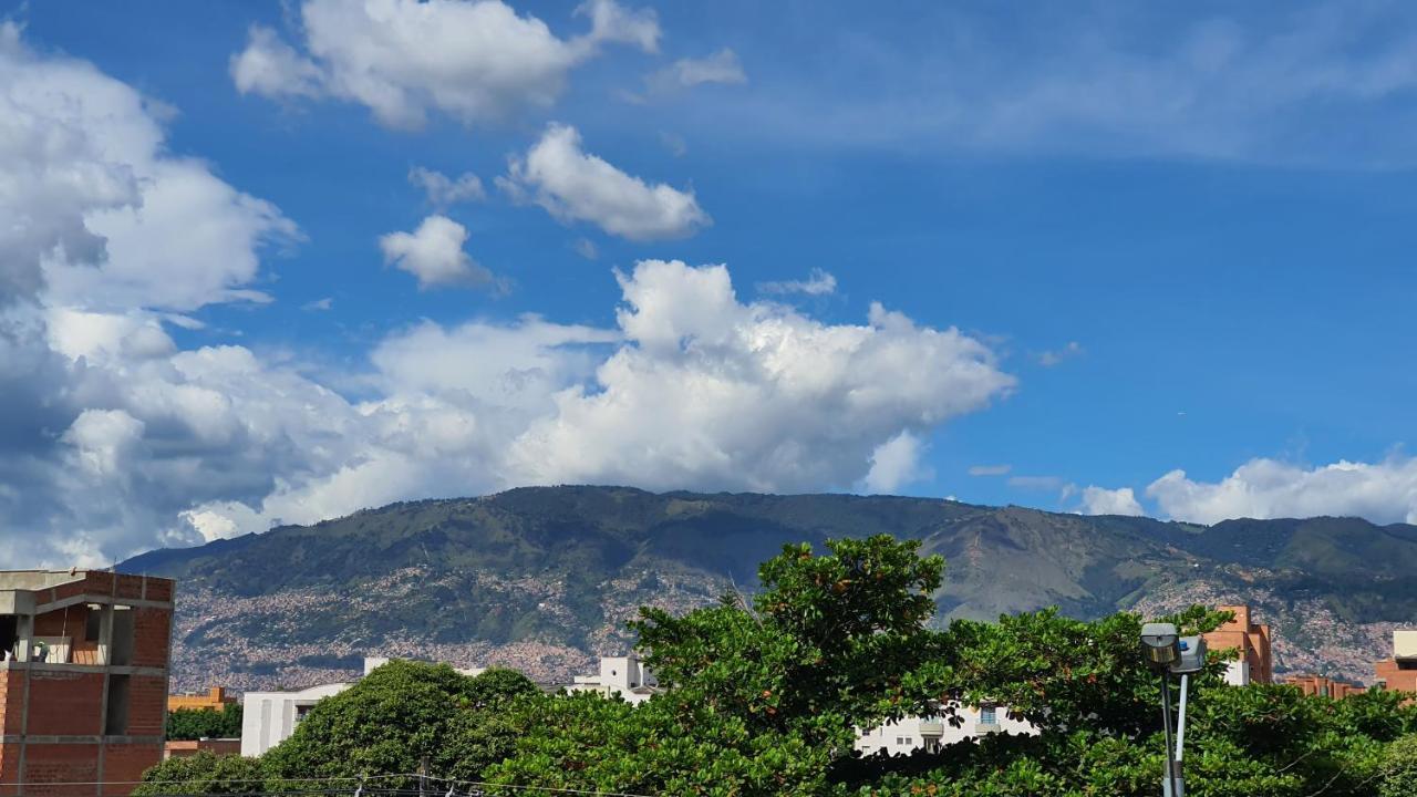 Hotel Nido de Loros Medellín Esterno foto